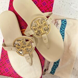 Tory Burch miller soft cream leather gold size 10 LIKE NEW